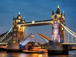 پوستر دیواری سه بعدی طرح باز شدن پل لندن در شب 