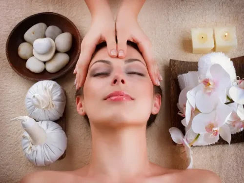 پوستر دیواری ماساژ طرح فیشیال و جوانسازی